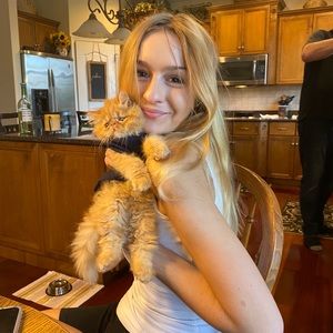 Meet your Posher, Nicole